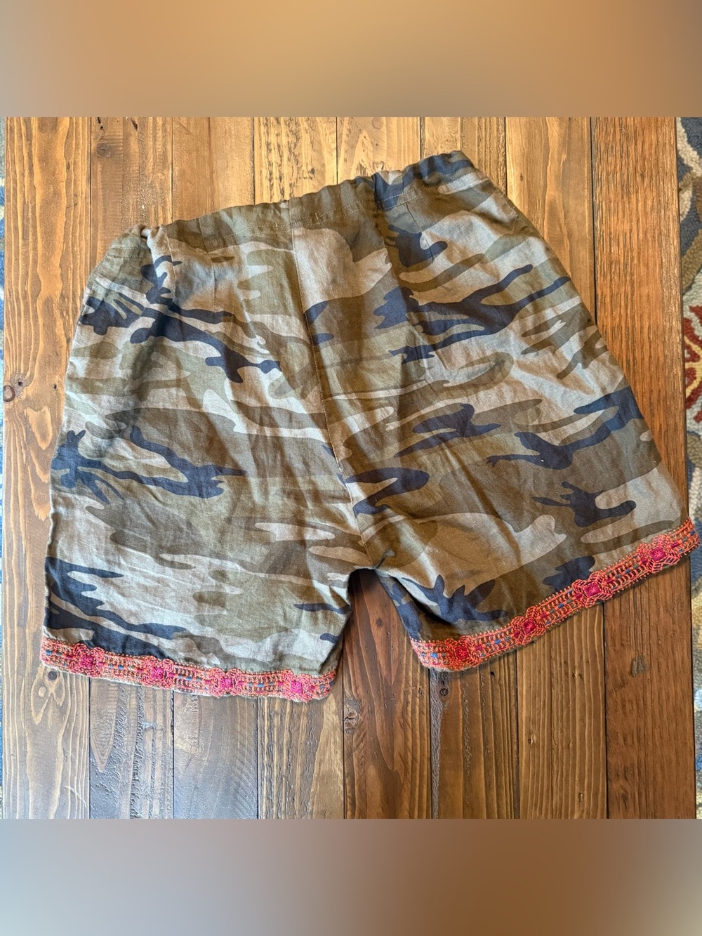Johnny Was Embroidered Floral Camo Shorts - Olive Green 100% Linen - Picture 4 of 8